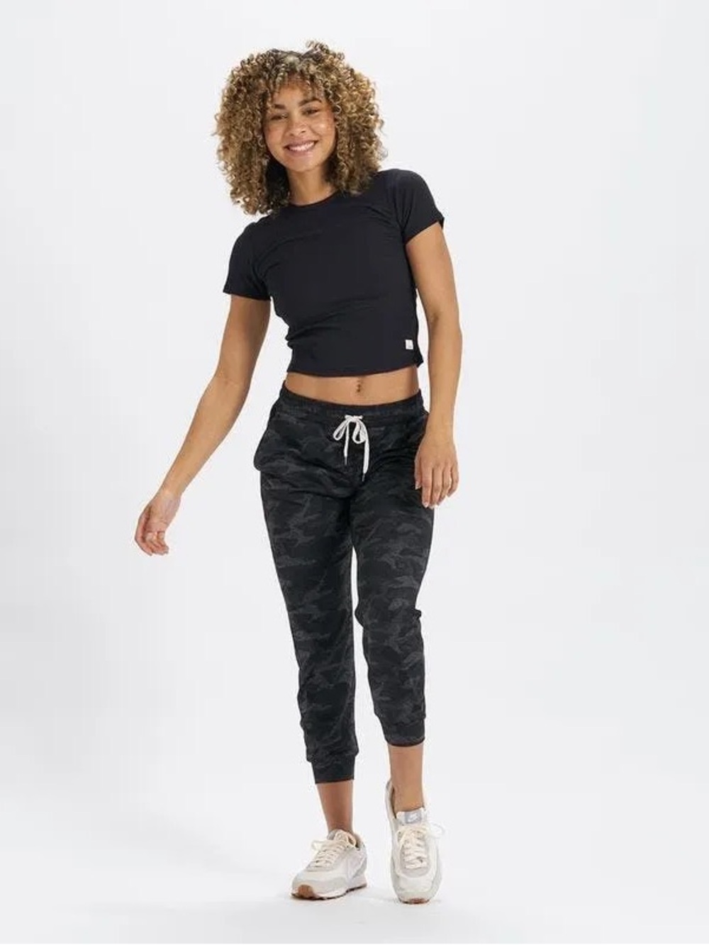Vuori Performance Joggers Camo Size XS